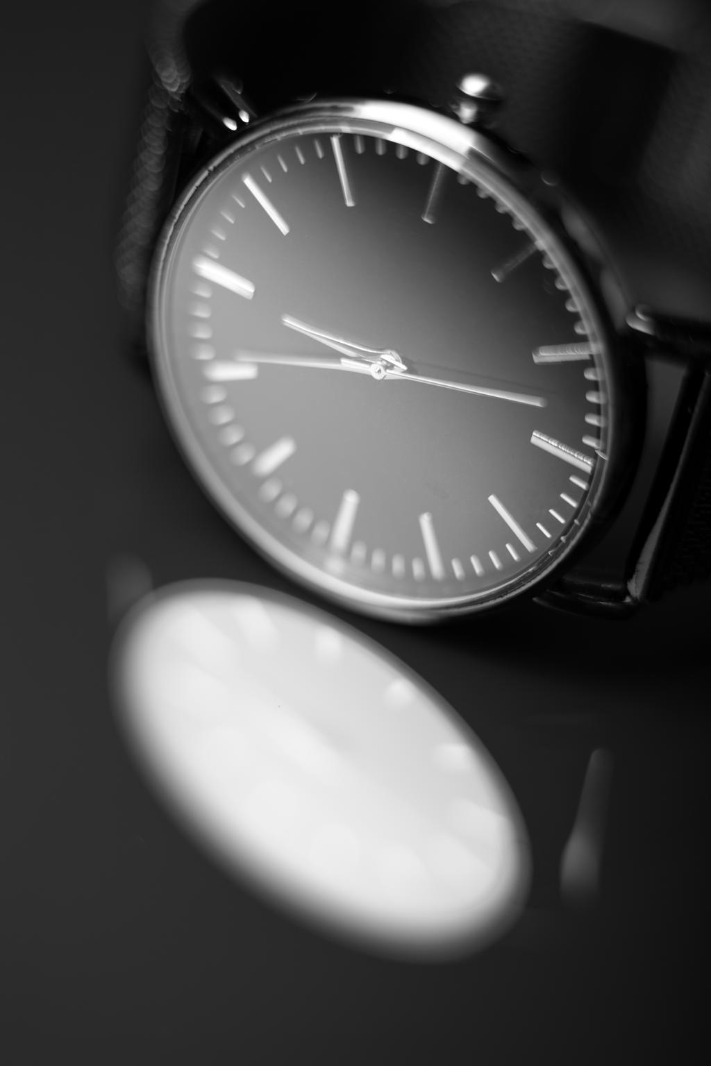 Minimal Classic Leather Watch – Modern Everyday Timepiece
